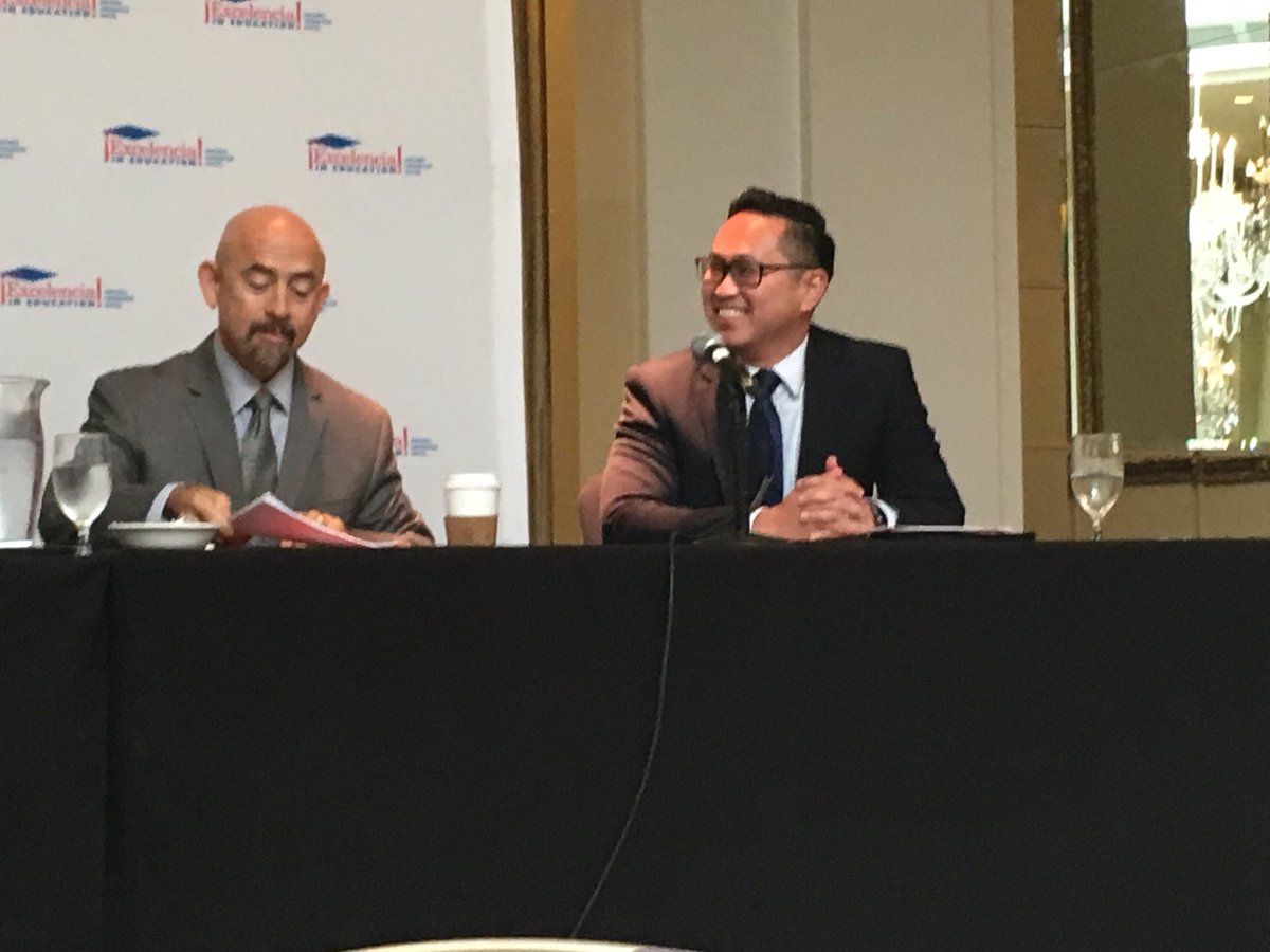 AurelioOnCampus's tweet photo. Proud to attend workshop with @coobs representing @MDCollege on a panel at @EdExcelencia #ALASS2017 #LatinoStudentSuccess Institute https://t.co/bfv7UsnGrQ