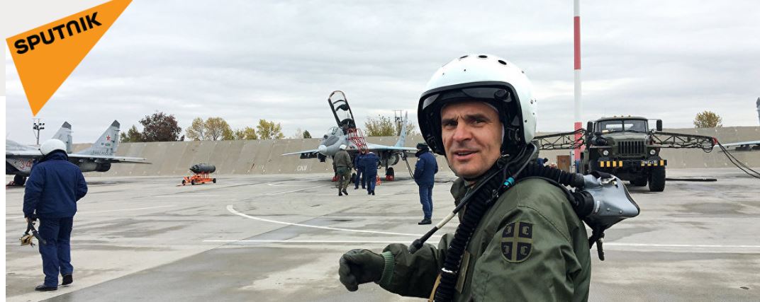 rs_sputnik's tweet photo. [VIDEO]
>>>SPUTNJIK NA LICU MESTA: Srpski piloti pod budnim okom ruskih specijalaca #video #foto #Bars2017 #Sputnik 
https://t.co/dOSFjeRA5q https://t.co/rYcgshoXxS
