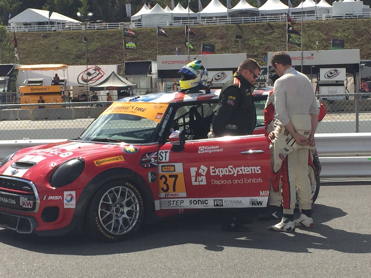 James_Vance's tweet photo. Call to clear the grid! #MINI #MINIJCW #exposystems #CTSC #FOXFactory120 https://t.co/mVYOijcEnx