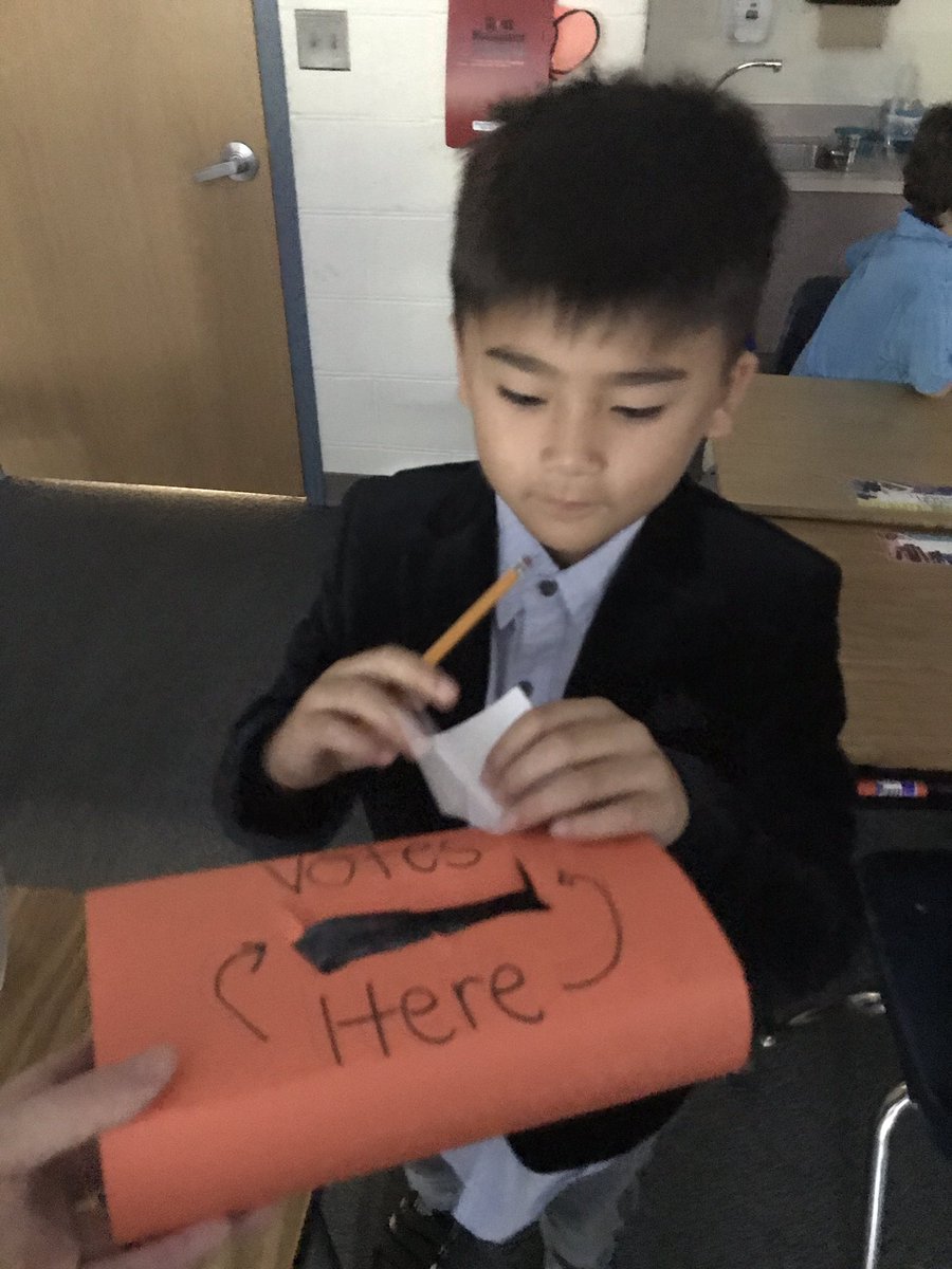 Camelot3rdGrade's tweet photo. Ms H's class presented their bill ideas to the rest of 3rd grade today! They then got to vote for the bill they think should be a law at CES https://t.co/Zir3sRlLJT