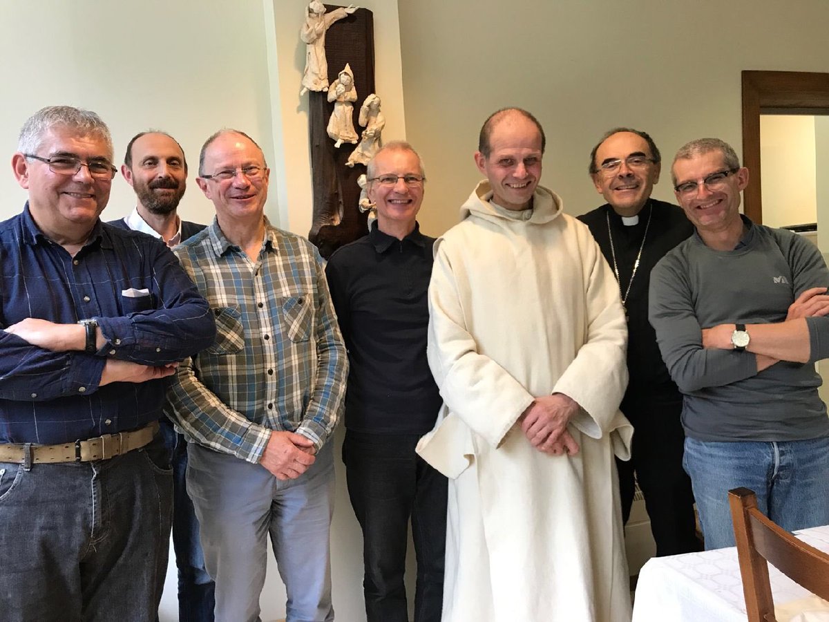 CardBarbarin's tweet photo. À la Grande Chartreuse, la fête de Saint Bruno avec les 5 nouveaux diacres de 2017, dont trois Bruno. https://t.co/CC4XgYo7fo
