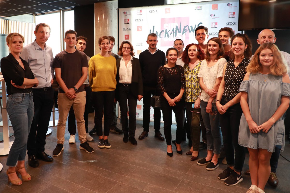 sudouest's tweet photo. #HackaNews 2017 : les étudiants bordelais aident Sud Ouest à se réinventer
https://t.co/r7OtVcAXEi https://t.co/OuDVyk4HOr