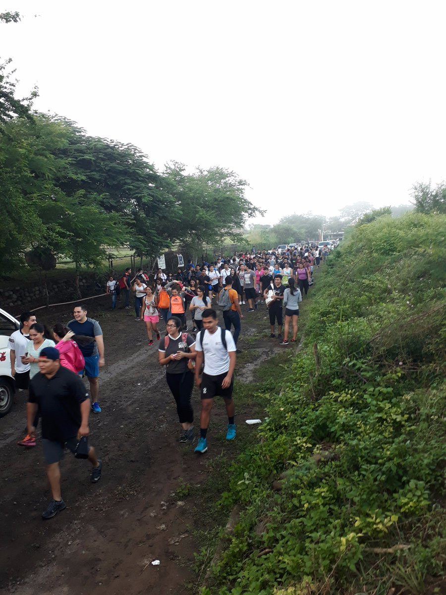 EmbotellaColima's tweet photo. Este jueves 5 de octubre se llevó a cabo la Primera Carrera Trail de Aniversario. https://t.co/ZAUav0jAc5 https://t.co/m2Zo9VdFwY