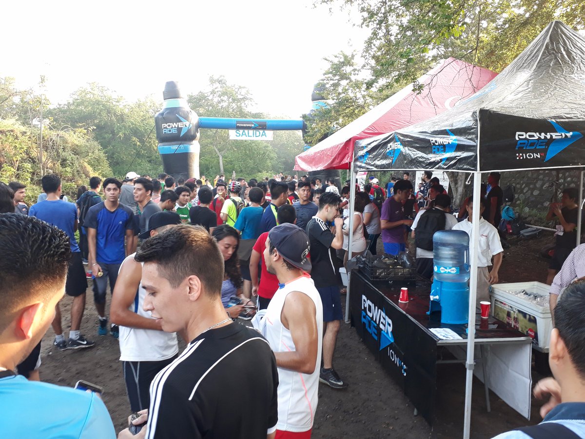 EmbotellaColima's tweet photo. Este jueves 5 de octubre se llevó a cabo la Primera Carrera Trail de Aniversario. https://t.co/ZAUav0jAc5 https://t.co/m2Zo9VdFwY
