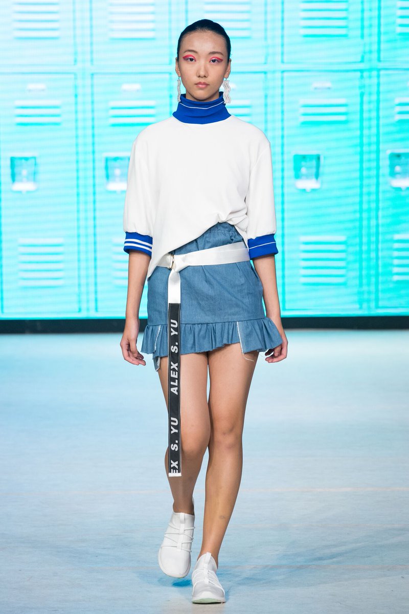 #FlashbackFriday to <a href="/ALEX_S_YU/">alexsyu</a>'s show at #VFWSS18 featuring our white Rbutus.  📷: Simon Armstrong