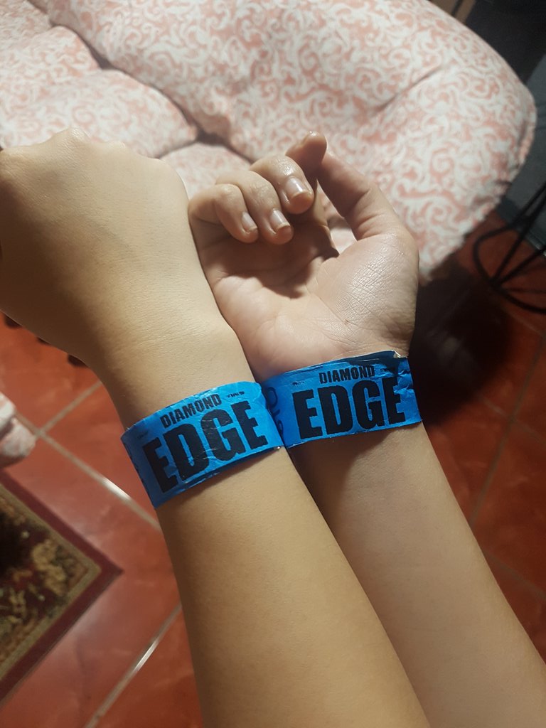 Gyumorning17's tweet photo. @pledis_17 수고했어요! 고생했어! 고마워! Maraming Salamat! MAHAL KO KAYO 사랑해! 너무 재미있어! #DiamondEdgeinManila #CheckinManilaCity https://t.co/kWufuQxqOp