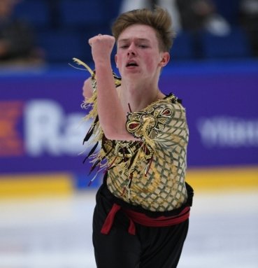 AlexPetrovFans's tweet photo. From today's Sabre Dance performance.
Photo by Antti Lehto.
#alexanderpetrov #александрпетров #fintrophy17 https://t.co/rPswl8o88C