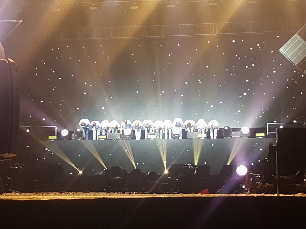 Gyumorning17's tweet photo. @pledis_17 수고했어요! 고생했어! 고마워! Maraming Salamat! MAHAL KO KAYO 사랑해! 너무 재미있어! #DiamondEdgeinManila #CheckinManilaCity https://t.co/kWufuQxqOp