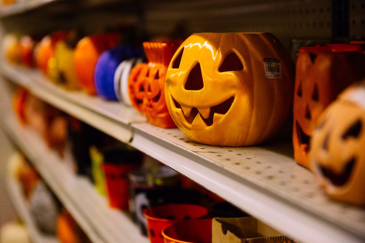 EvergrnGoodwill's tweet photo. Find your local #SeattleGoodwill store for all your Halloween needs β‘οΈhttps://t.co/aKqZuZaJIa https://t.co/YBY808h34U