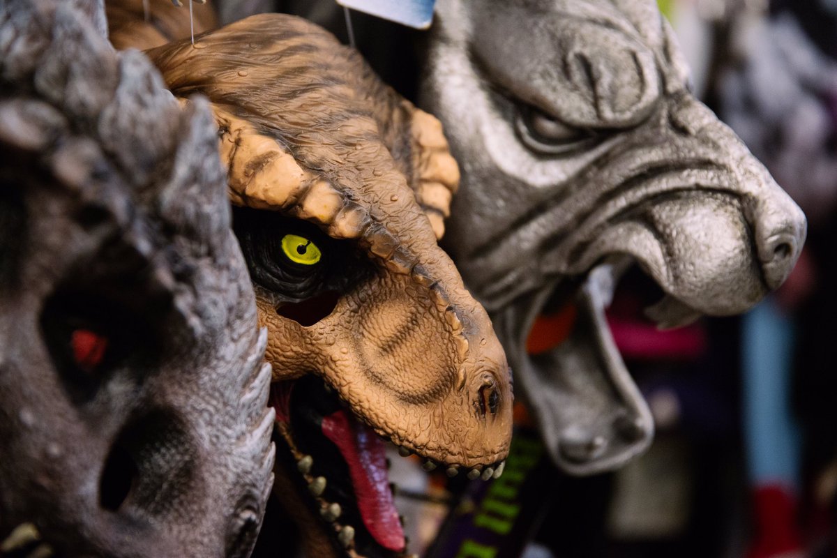 EvergrnGoodwill's tweet photo. Find your local #SeattleGoodwill store for all your Halloween needs β‘οΈhttps://t.co/aKqZuZaJIa https://t.co/YBY808h34U
