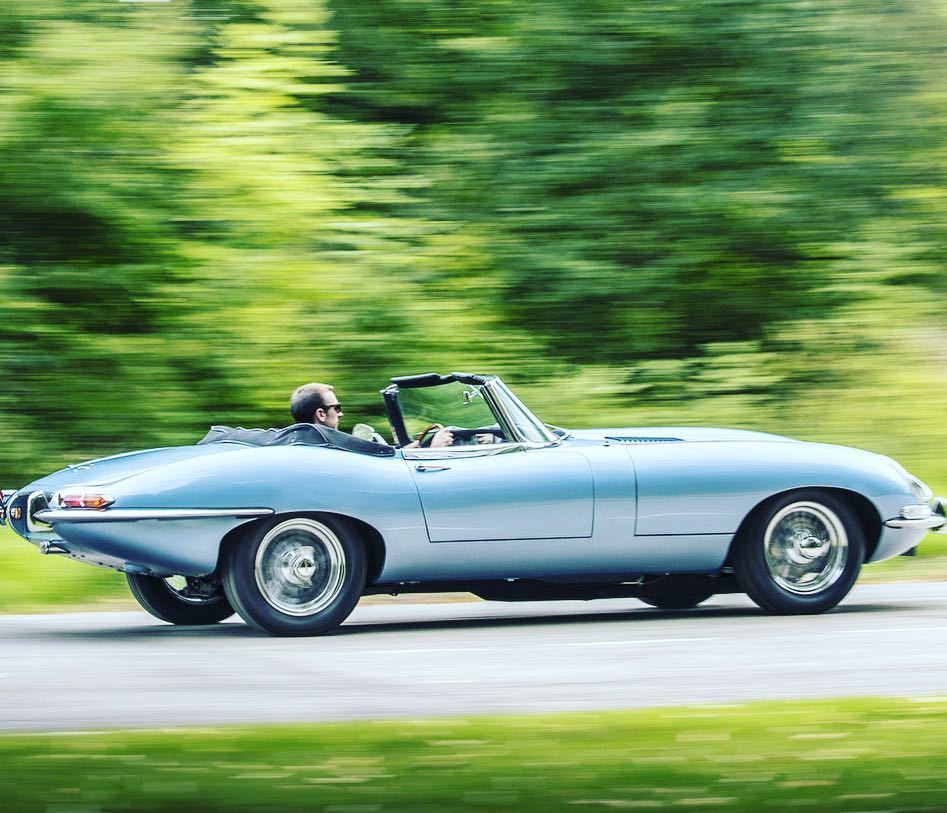 BrandonRuling's tweet image. Jaguar made a modern all electric version of the XKE‽ Shut up and take my money. #etype #restomod #idefinitelycant… ift.tt/2gi9HZR