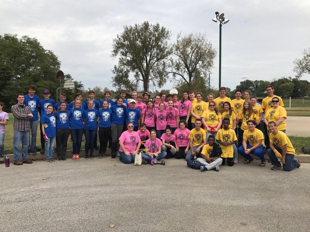 StSebstianH's tweet photo. Best Community around! #luckytobestluke @StRoseHouse @HStChristopher https://t.co/0iDa7XQu3x
