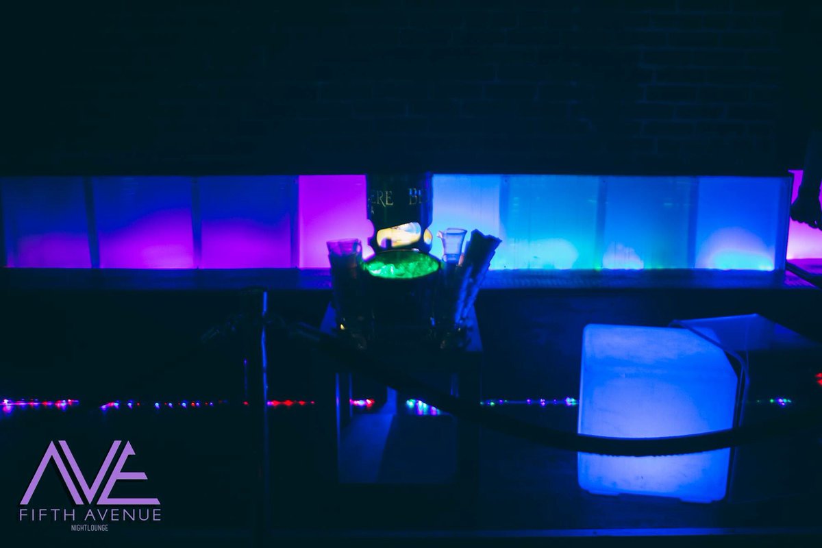 5thAvenueLounge's tweet image. #TGIF #EntourageFridays featuring music by @DannyMerkury #latenight #happyhour 9pm-11pm 21+ 
503.487.3005 for VIP &amp;amp; guestlist #pdxpartytime