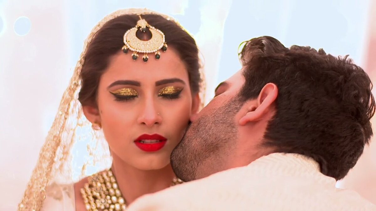 myLifeGoesOn__'s tweet photo. ❤❤❤❤❤❤❤
#IssPyaarKoKyaNaamDoon
#DevNi 🔥🔥🔥 https://t.co/4YIWy5u3FW
