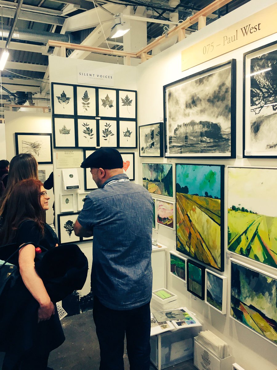 LeaHaagen's tweet photo. #Stand075 is buzzzzzing. Come say hi to @PaulWest_ (and me)👋🏼at @TheOtherArtFair 👨‍🎨 https://t.co/jL3ishp4Ud