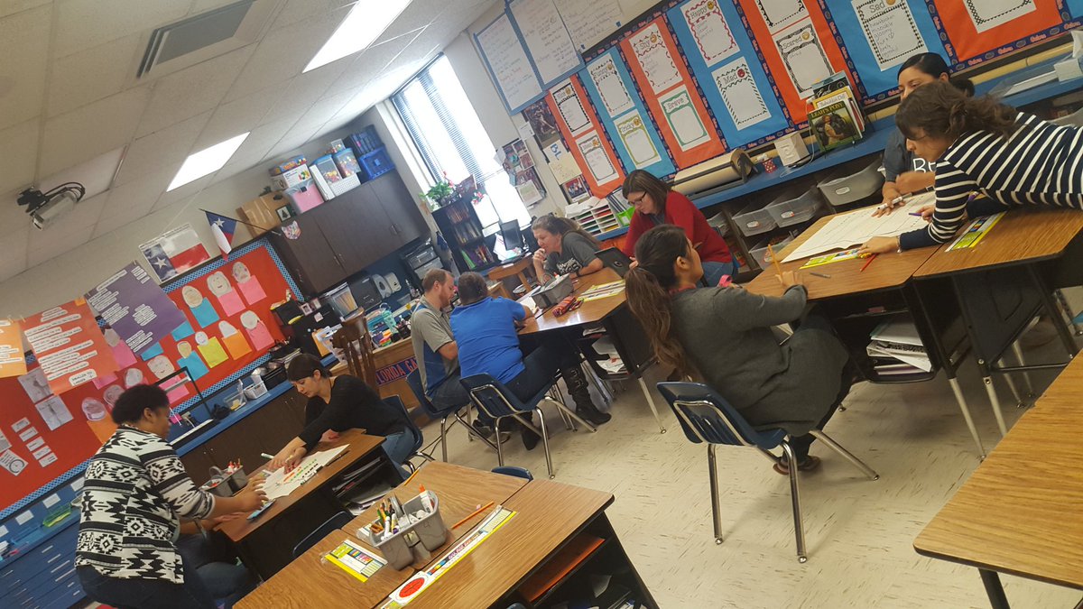 cheerychari78's tweet photo. Lee teachers practicing engaging activities for our scholars. 
@Lee_Elementary 
#Lifelonglearners
#LeeTeachersRock https://t.co/VBeydDtnoY