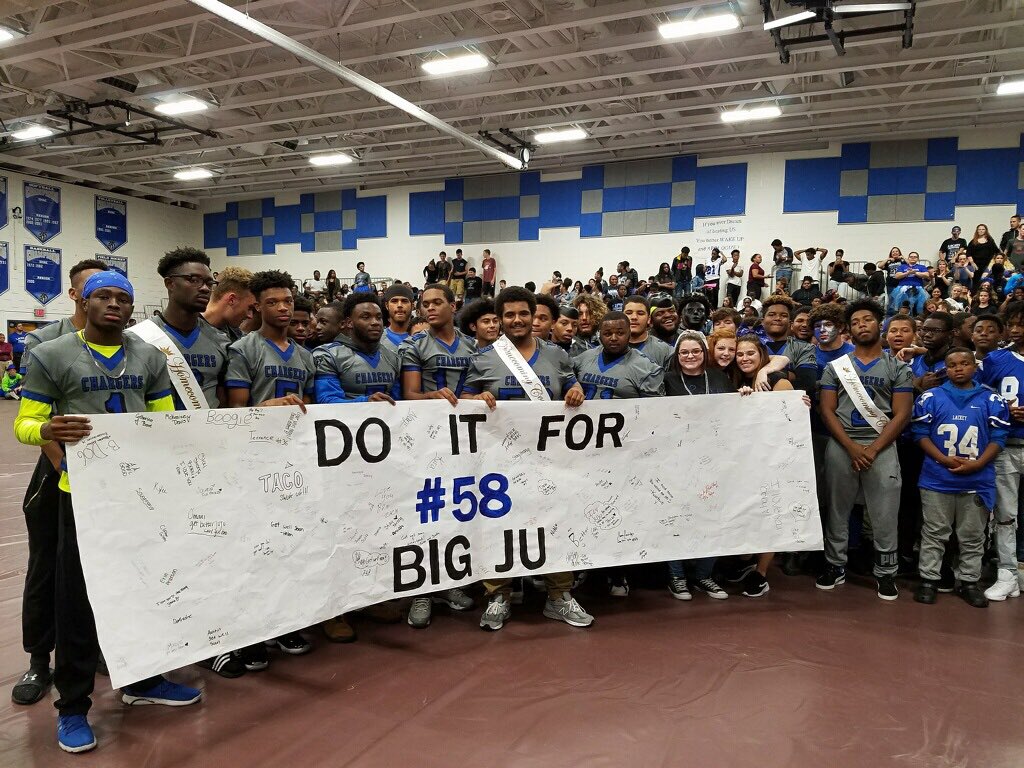 LackeyFootball's tweet photo. You Can't Keep A Good Man Down #JUJU https://t.co/LRExQixQiC