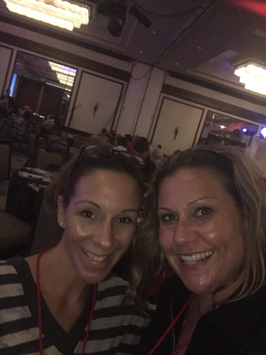 SCarrollGilbert's tweet photo. RE/MAX RECHARGE 2017 ๐ #TheGilbertGroup #REMAXRecharge https://t.co/5VQYCLH4EZ