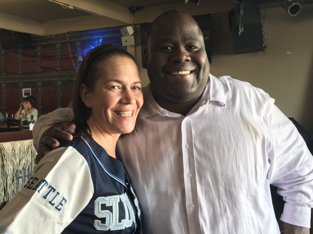 BeeperBall's tweet photo. Thanking our number one fan of 2017! We love you RACHAEL! https://t.co/inkojl2zoF