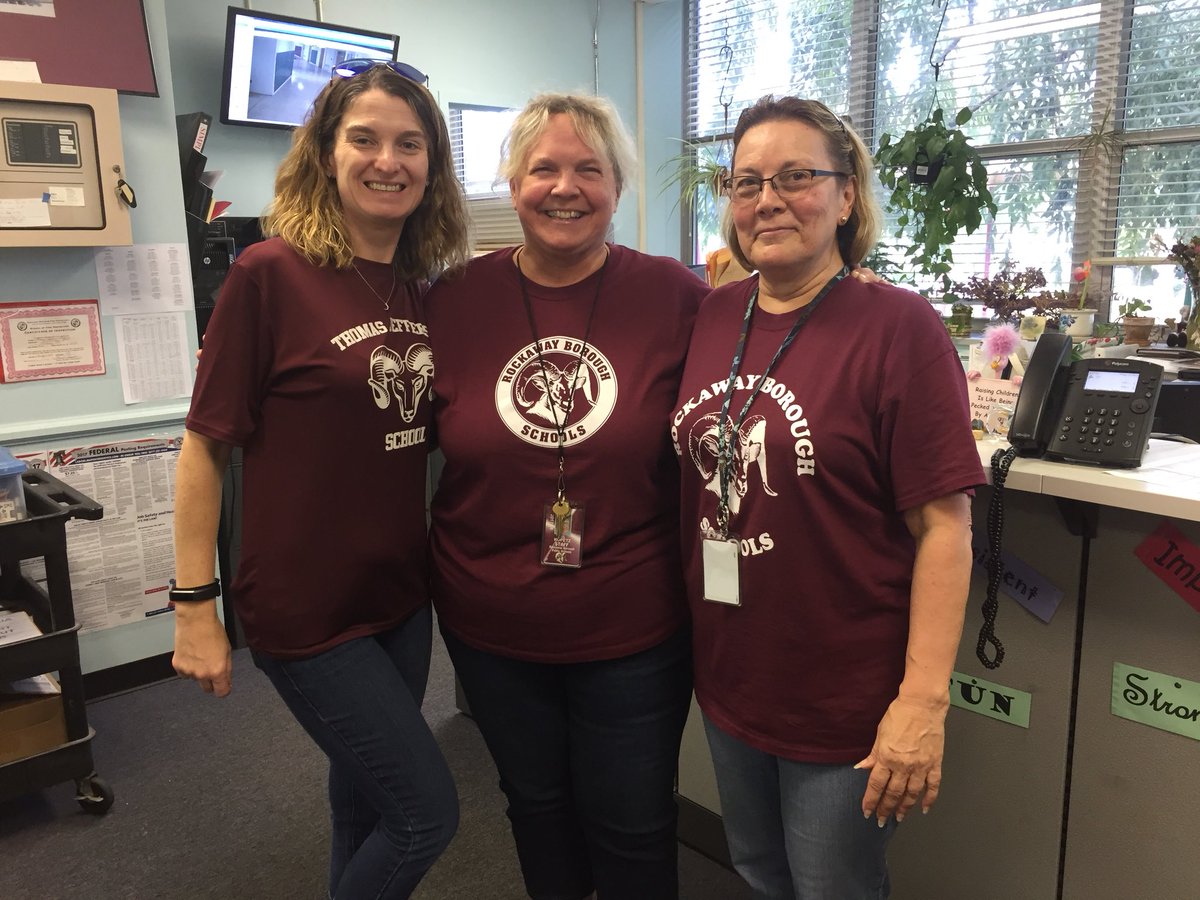 PrincipalTJ's tweet photo. School Spirit caps off a great Week of Respect! #RAMSrespect @PhyllisAlpaugh @LincolnSchoolRB @JamieArgenz https://t.co/ggwdrLugrr
