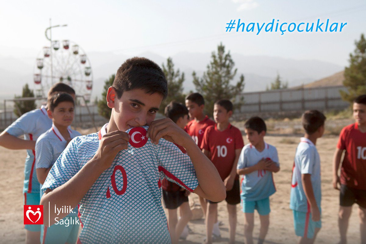 gazigencyyd's tweet photo. Bayrağımızı görünce sevinen çocuklar için oynayın #HaydiÇocuklar @ArdaTuran @8Selcukinan https://t.co/DaSPyK6qEG