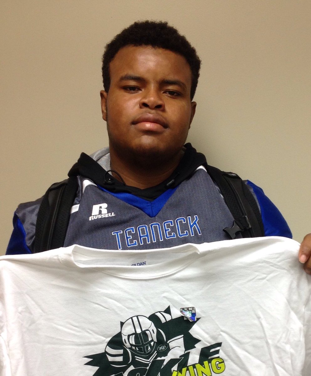 THS Upstander Jordan Brown #teaneckhigh #jetstacklebullying <a href="/nyjets/">New York Jets</a> <a href="/STOMPOutBullyng/">The Official STOMP Out Bullying</a> <a href="/NYMCU_News/">NYMCU</a> <a href="/TeaneckHigh/">Teaneck High School</a>