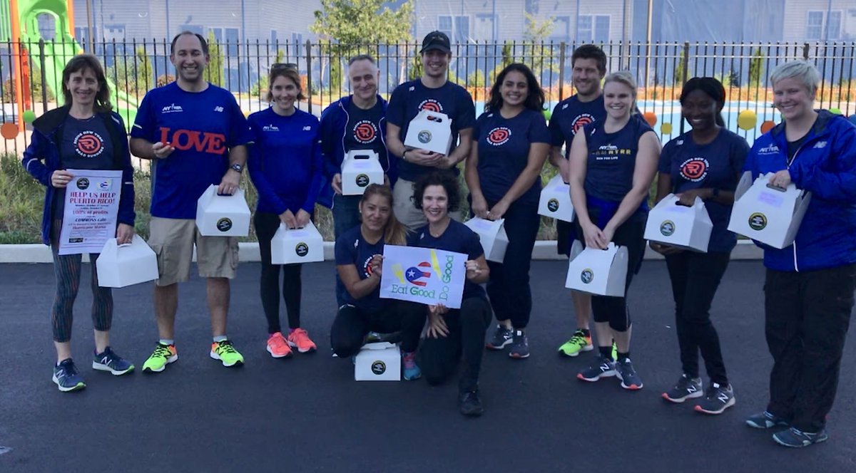 MikeRunsNY's tweet photo. #TeamNYRR in #StatenIsland today, powered by a healthy lunch thanks to #COMMONScafe, #NicotraGroup & @KristineGarlisi. All net profits are donated to #PuertoRicoRelief #HurricaneMaria #EatGoodDoGood #love https://t.co/JL8xfnStUH