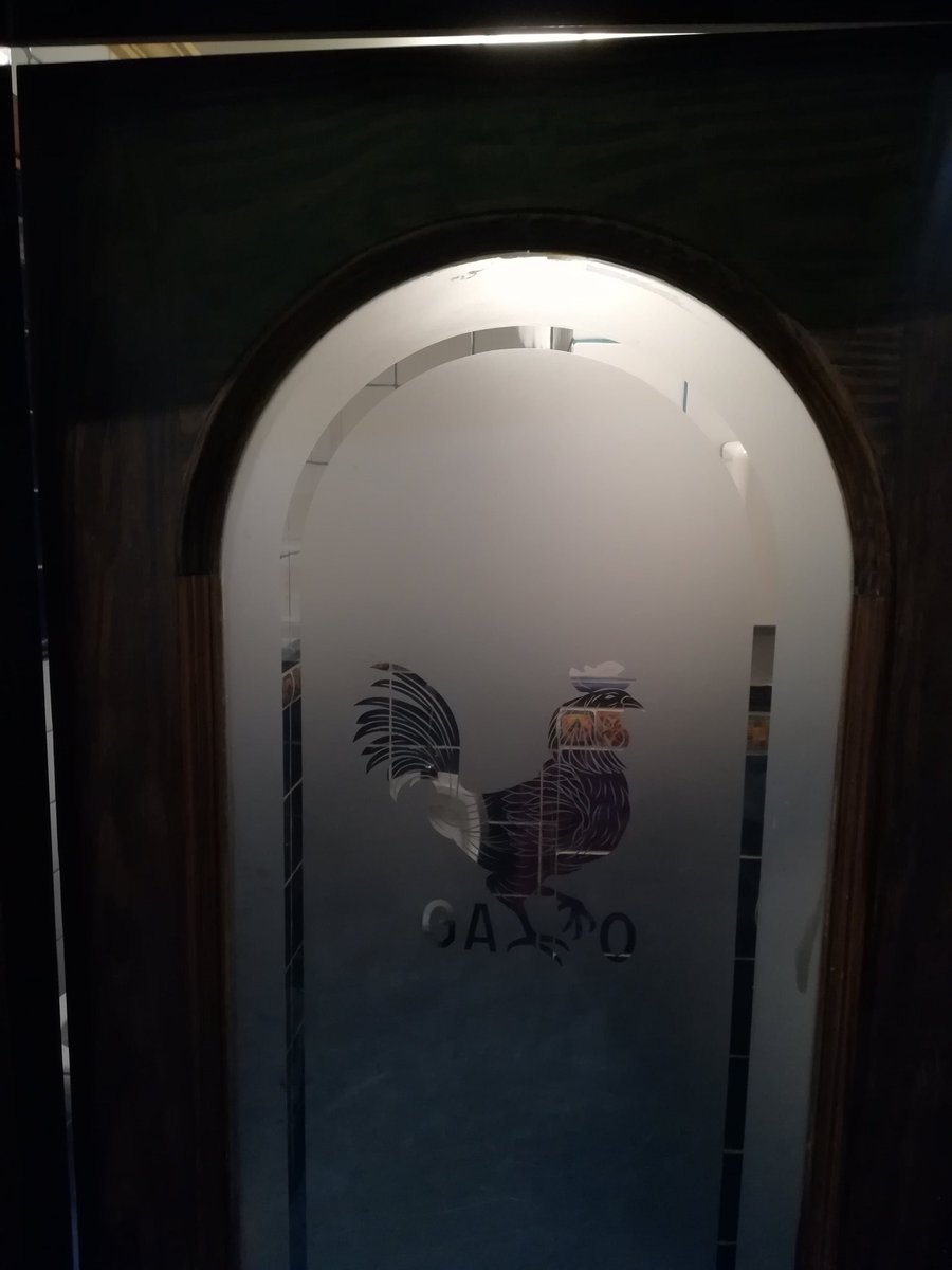 josedemo99's tweet photo. @ibzugasti trono del gallo!! 
😂😂😂😂 https://t.co/9CNnSm4aDO