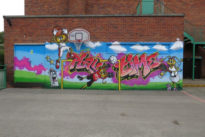 Neston_Primary_'s tweet image. More great work from a great artist and friend of the school @dime_one . Superb as ever. #whatdoesitsay #bees