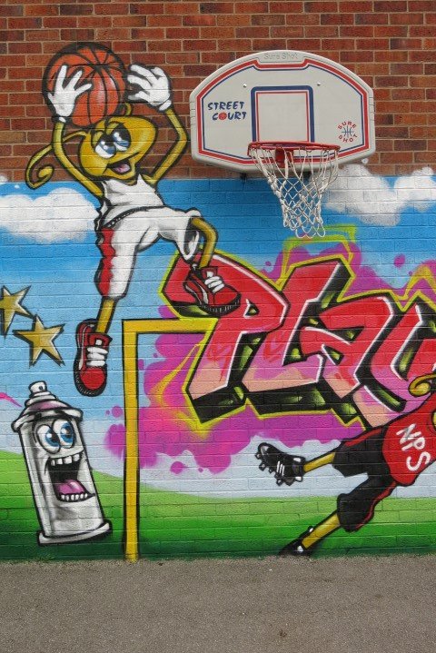 Neston_Primary_'s tweet image. More great work from a great artist and friend of the school @dime_one . Superb as ever. #whatdoesitsay #bees