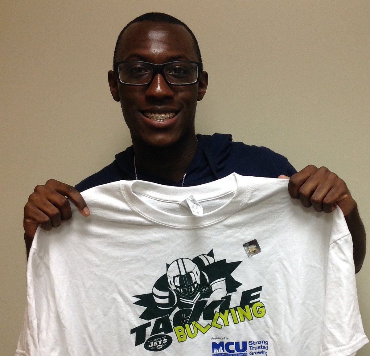 THS Upstander Devin Walker #teaneck #jetstacklebullying <a href="/nyjets/">New York Jets</a> <a href="/STOMPOutBullyng/">The Official STOMP Out Bullying</a> <a href="/NYMCU_News/">NYMCU</a> <a href="/TeaneckHigh/">Teaneck High School</a>
