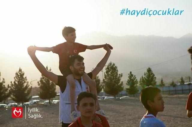 ktugencyyd's tweet photo. Güzel ülkemizi bir kez daha gururlandırmak için oynayın 🇹🇷 @RidvanDilmen07 @MesutOzil1088 @yilmazburak17 
#HaydiÇocuklar https://t.co/tchnB89X0A