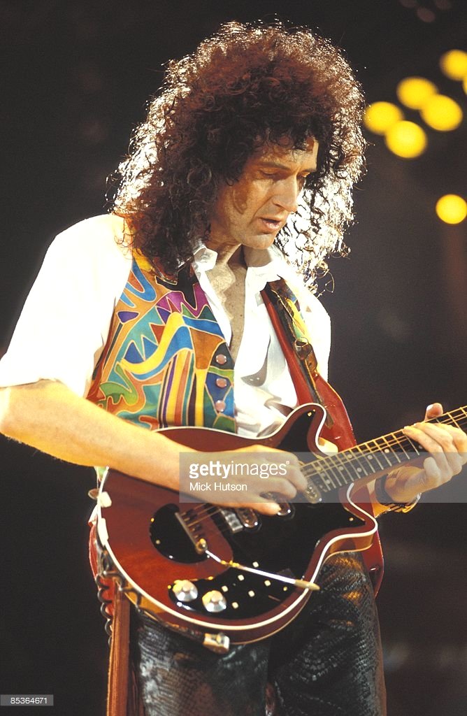 Helena_2910's tweet photo. @DrBrianMay Happy #WorldGuitarDay to the most emotional &amp; inspiring King of strings ever! Keep rocking this world, Bri! (pics: social media) https://t.co/VfZVRSZAps