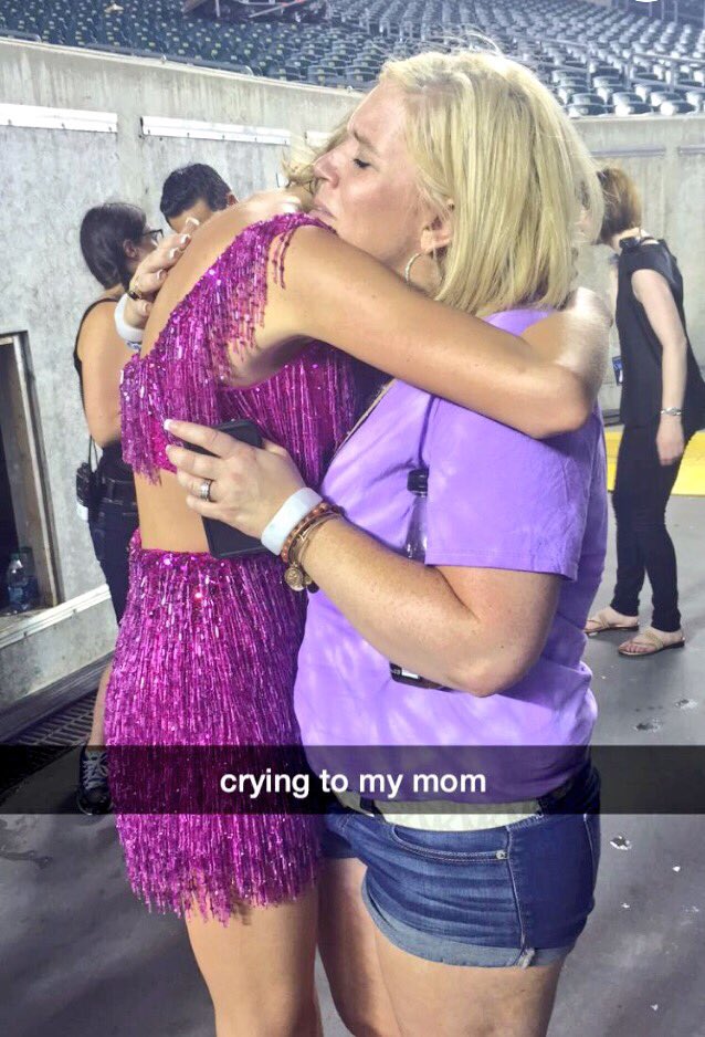 sinygirl16's tweet photo. @TSwiftLA @taylorswift13 #WorldSmileDay #rememberAbbieZ missing my baby 💔😢💜😇 “you’ve got a smile that could light up this whole town”-@taylorswift13 https://t.co/h4eIlj9Lba