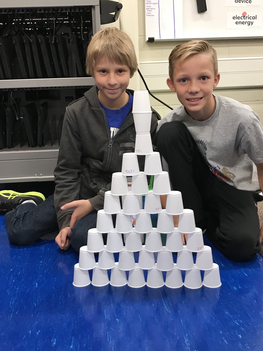 biberos_lacy's tweet photo. Practicing multiplication facts with math towers #WeAreGIPS #RiseGI #GIShoemaker https://t.co/dsCW4YHQkf