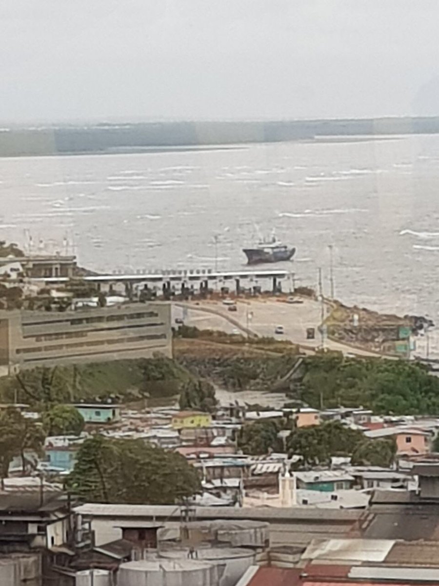 yeleyn's tweet photo. Es normal este tipo de embarcación cerca del corredor @ENACorredoresPA @TraficoCPanama https://t.co/mGCncsqTYe