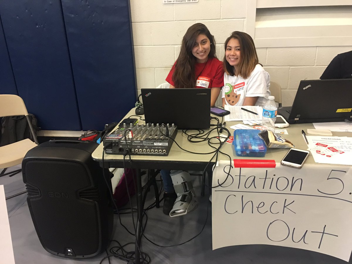 SGA and HOSA partnered together and volunteered at the Blood Drive. Great work today and thank you to everyone who donated!
