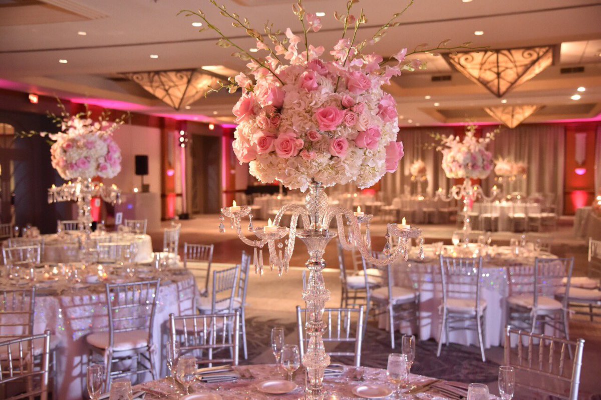 PullmanMiami's tweet photo. We know how to throw a party. #PullmanMiami #PullmanHotel #Events #EventPlanner https://t.co/OstIcQrLTF