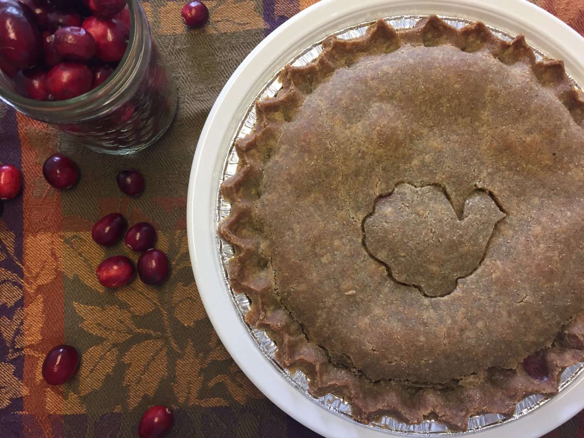 Pie_rSquared's tweet photo. Fancy a slice? #Thanksgiving #turkey #PumpkinPie #holidays #HealthyEating #localfood #handmade #glutenfree https://t.co/GVwE0nhpla