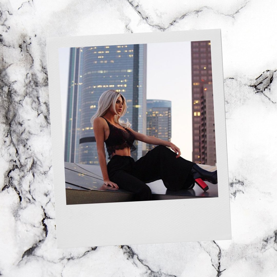 egartists's tweet photo. ready for the weekend  w/ @kristenhancher ✨ https://t.co/suyHzOq6UH