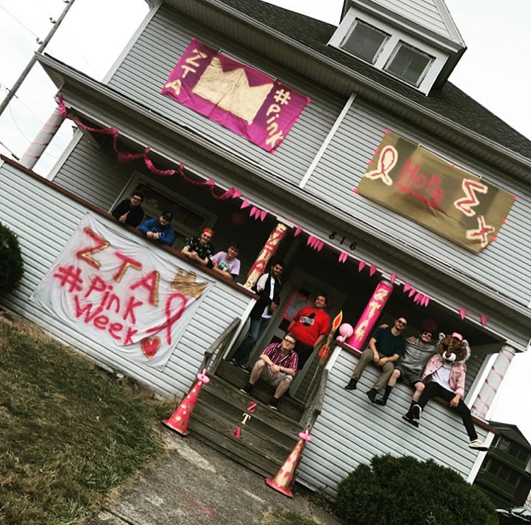 Proud to have taken part in <a href="/YSU_ZTA/">ZETA</a> Pink out the Fraternity House! Feels great to spread the message of hope around the community.