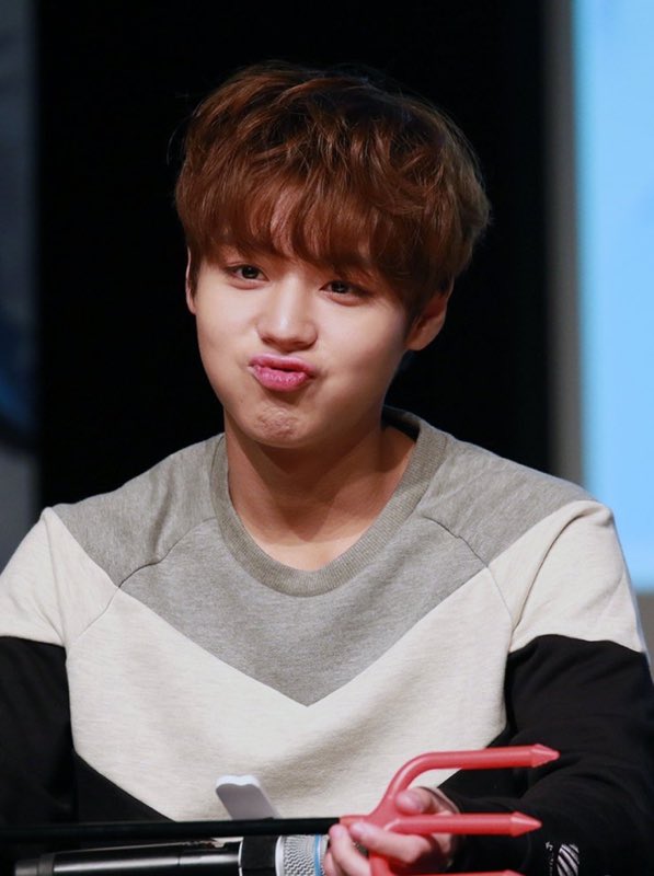 winkroe's tweet photo. cute pouts with jihoon ๐ #wannableselcaday #jiroe https://t.co/ConWxVjz7n