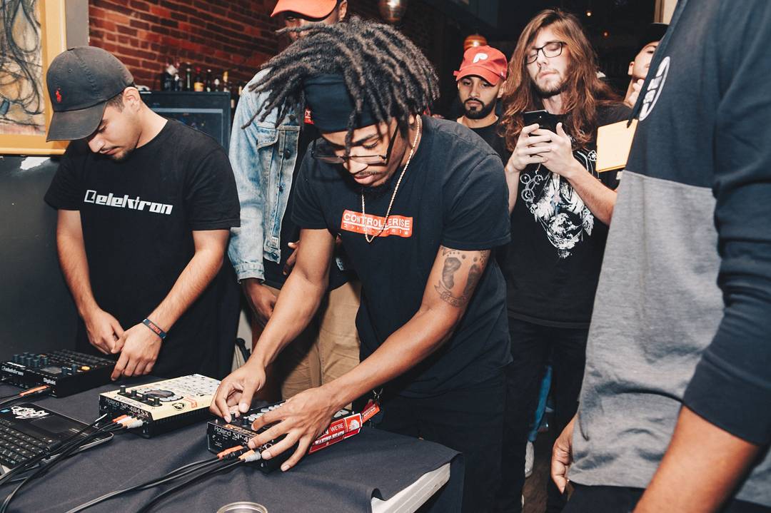 FUNKSHU_'s tweet image. Shots from #Controllerise #A3C17 Edition last night 🌊 
S/o to the best photographer in the city @lourdesukari 🙏