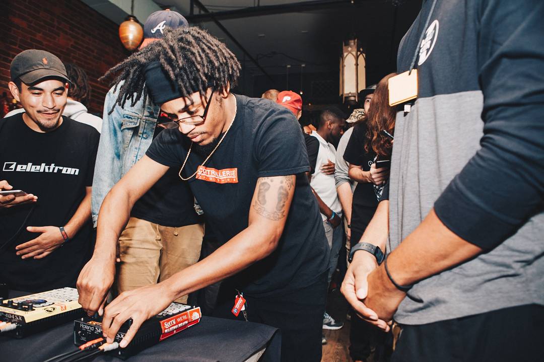 FUNKSHU_'s tweet image. Shots from #Controllerise #A3C17 Edition last night 🌊 
S/o to the best photographer in the city @lourdesukari 🙏