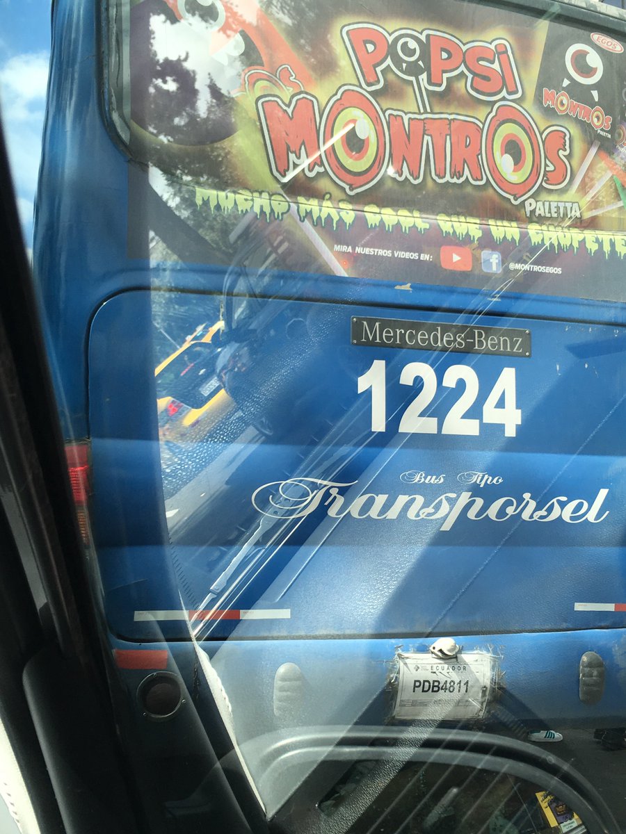 karofreud's tweet photo. @AMTQuito en la Shirys y NNUU, rebasa sin ninguna consideración por hacer carreras con otro bus https://t.co/gHaERXfG0n
