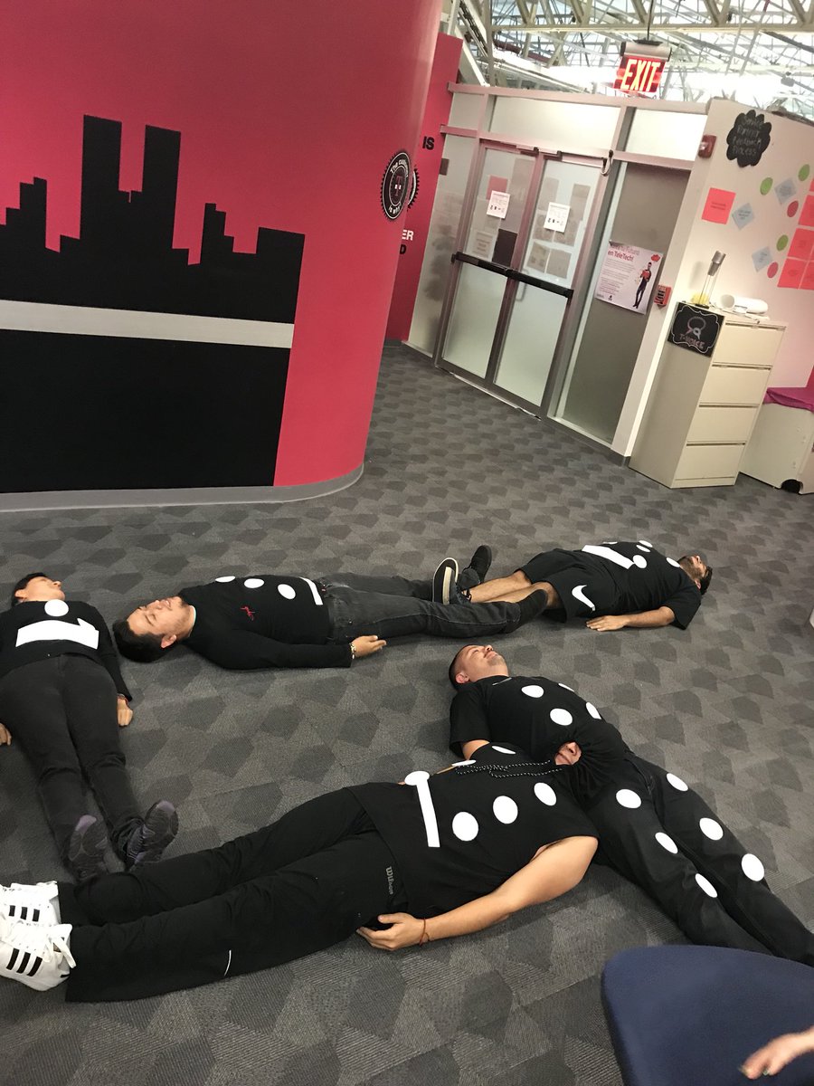 AmerKheiry's tweet photo. Our agents turned their supervisors into Human Dominoes at our amazing #DigitalFrontline site in Guadalajara!! #HumanDigital https://t.co/Dmge1l53vb