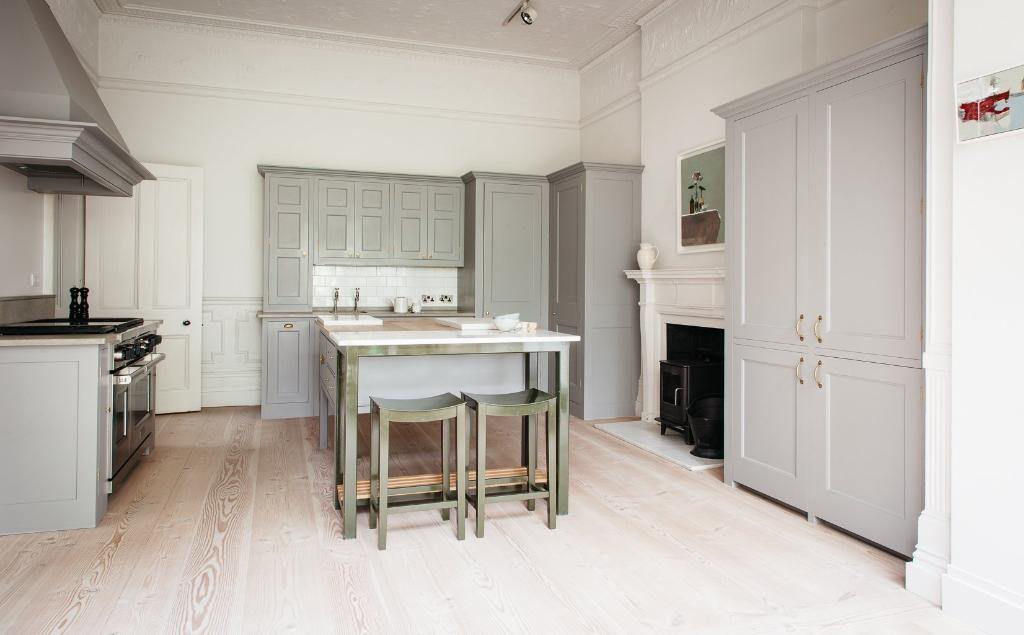 PeachStateCrpt's tweet photo. Read on for some insight on kitchen decor and how to keep up on evolving trends! https://t.co/zeuoWYmjiM https://t.co/HPwgNZ8HSM