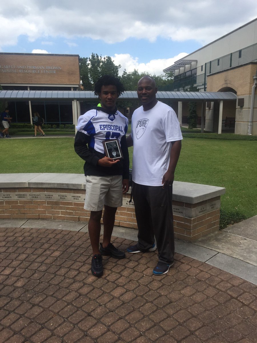 PureSportsTX's tweet photo. This weeks PURE FOOTBALL PLAYER of The Week is @EHSHouston Jaylen Waddle @D1__JW  1 PR TD, 1 KOR, 1 REC TD in teams 38-24 win @CoachLeisz https://t.co/O35TpjaRA1