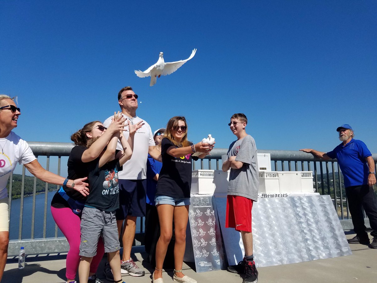 FoJFoundation's tweet photo. One of the great moments of #FOJAngelWalk! Liam (John Jay Field Hockey adoptee), Jaclyn, & Joey (@StonyBrookFB adoptee) each released a dove https://t.co/NytZbRY3Bj