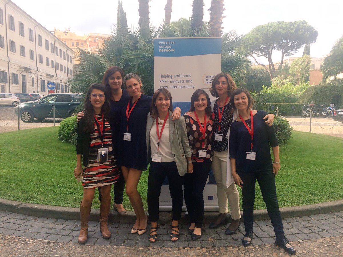 corsi_i's tweet photo. DREAM TEAM @ ifib2017 @EEN_EU #eenbrokerage @BICLazio & INNOVHUB #ifib2017 https://t.co/5Q2SsbeIU6